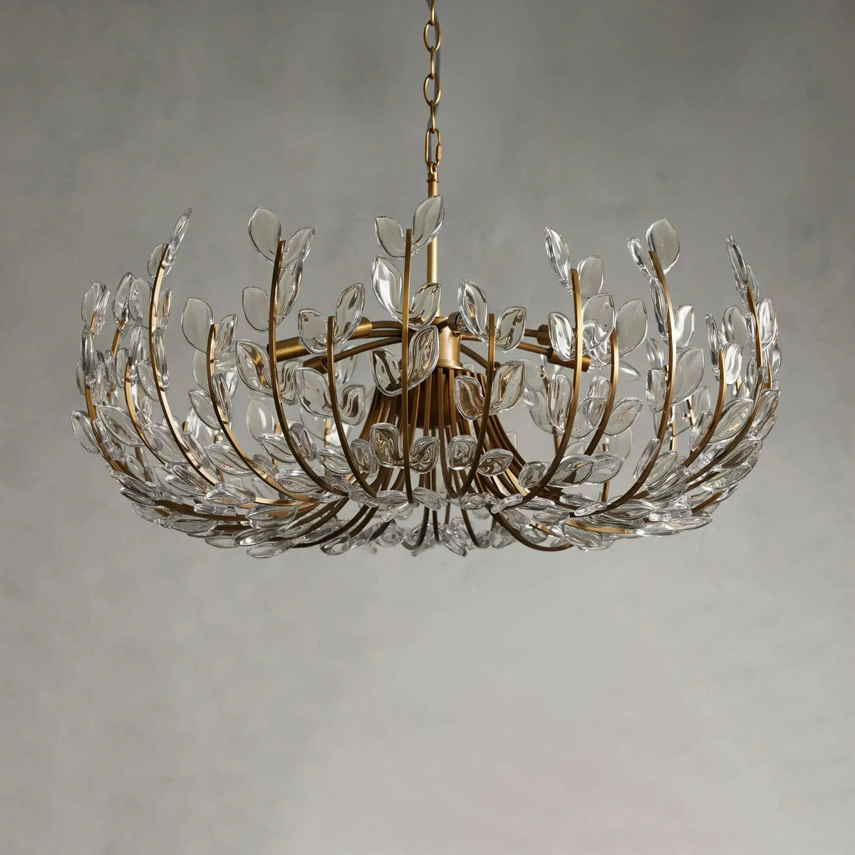 Regent 8 Light Chandelier 32“