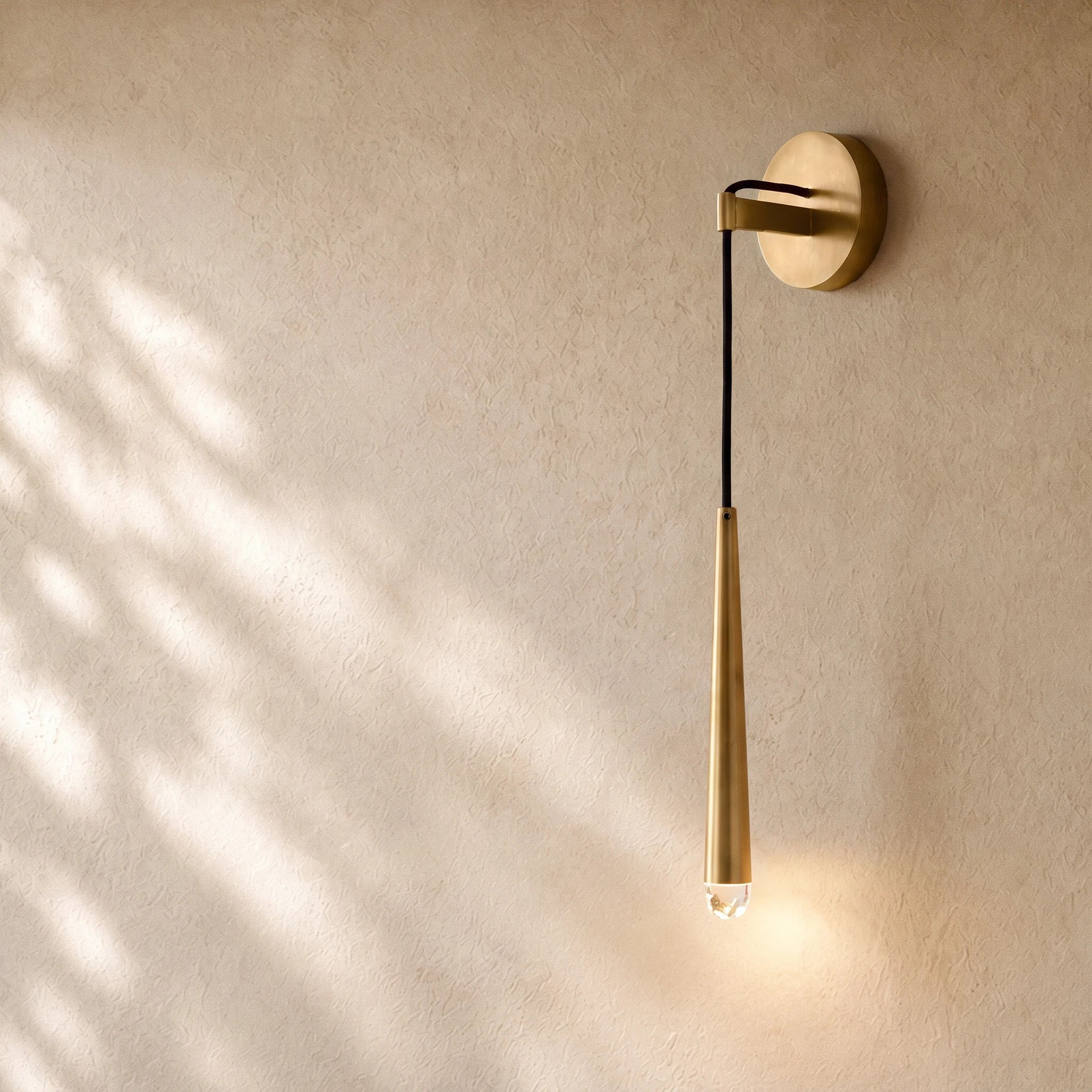 Aqaitaiva Sconce