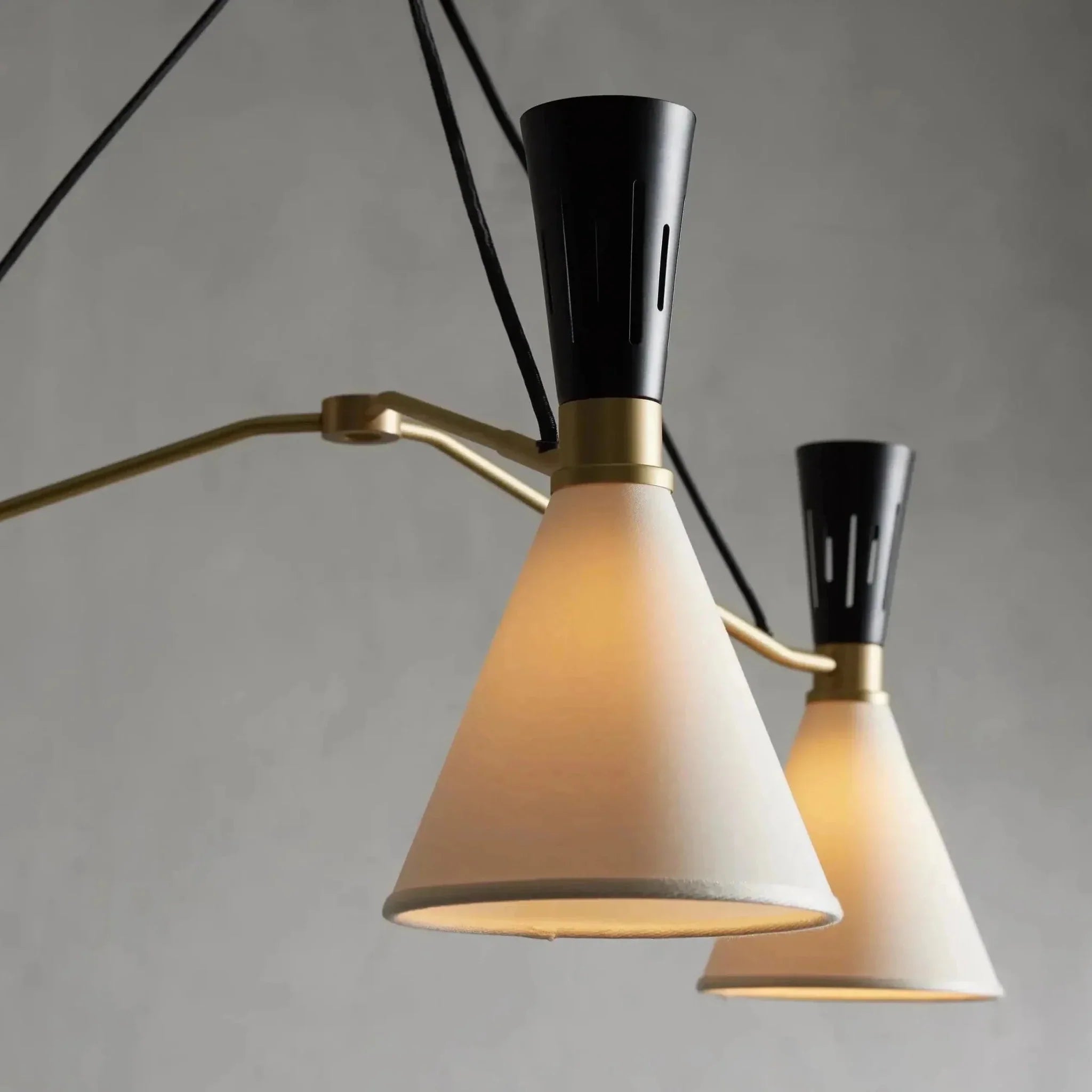 Ramsey 3 - Light Round Chandelier - cyranlamps