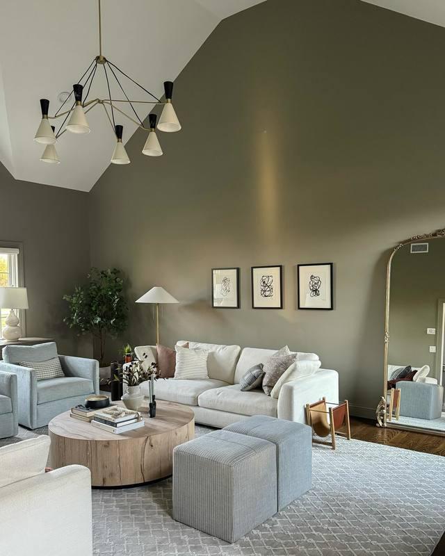 Ramsey 5 - Light Round Chandelier - cyranlamps