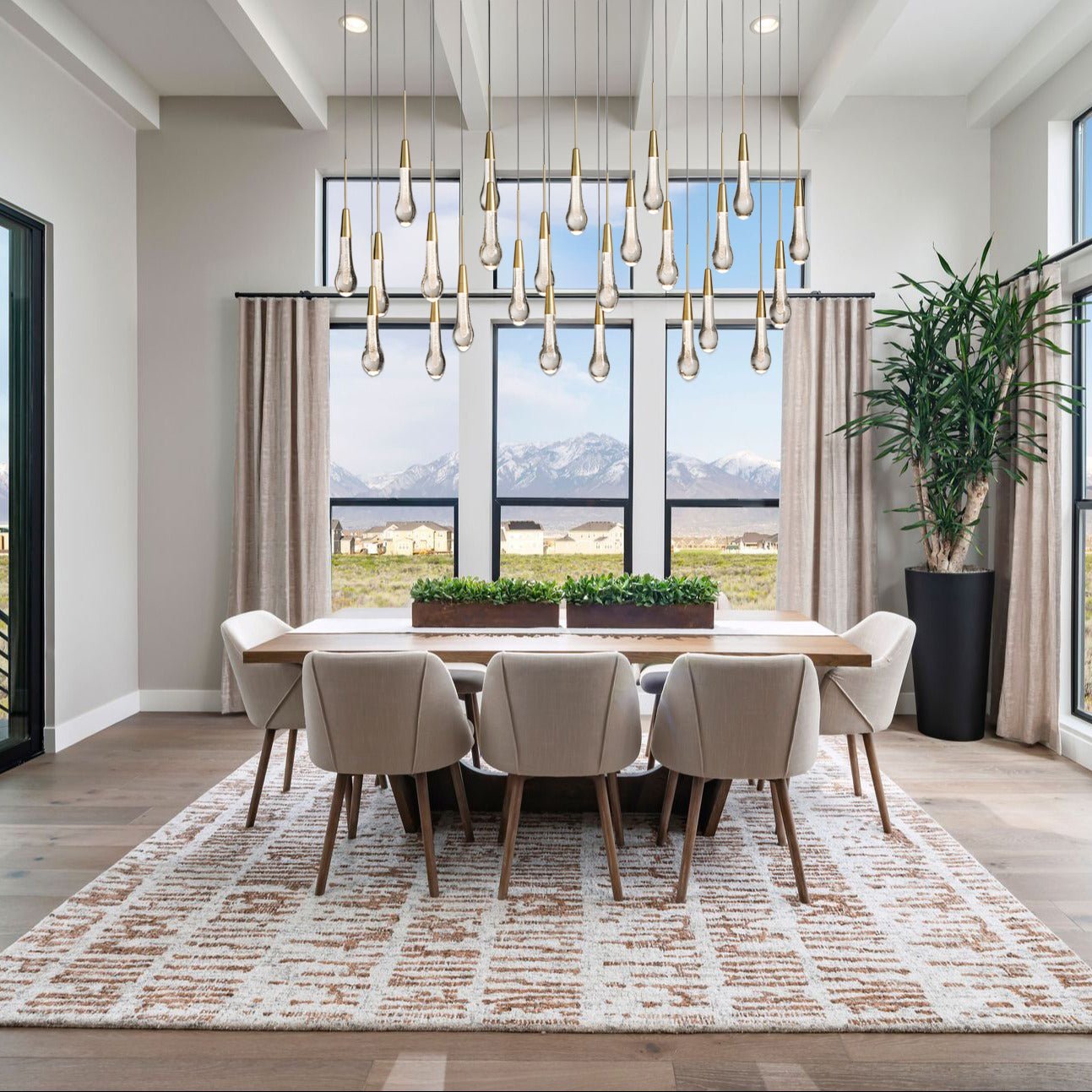 Soltaire Linear Chandelier - cyranlamps