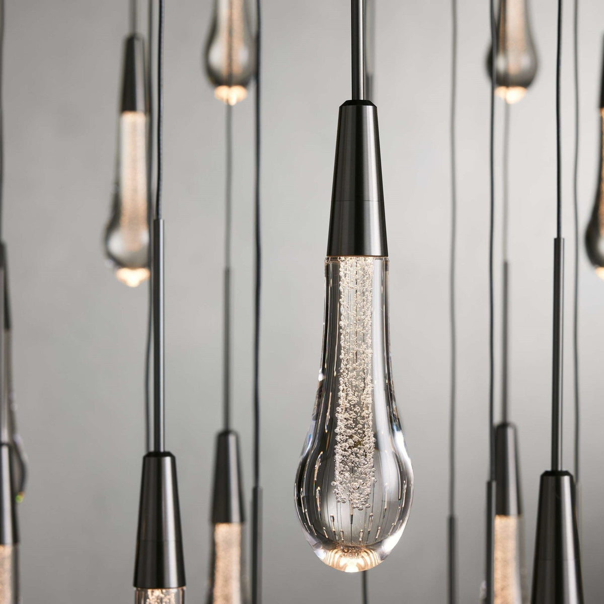 Soltaire Modern 17'' 24'' 36'' 58'' Round Chandelier Lighting - cyranlamps