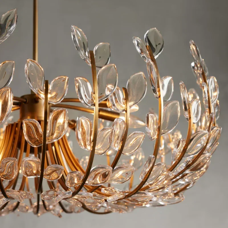 Regent 8 Light Chandelier 32“