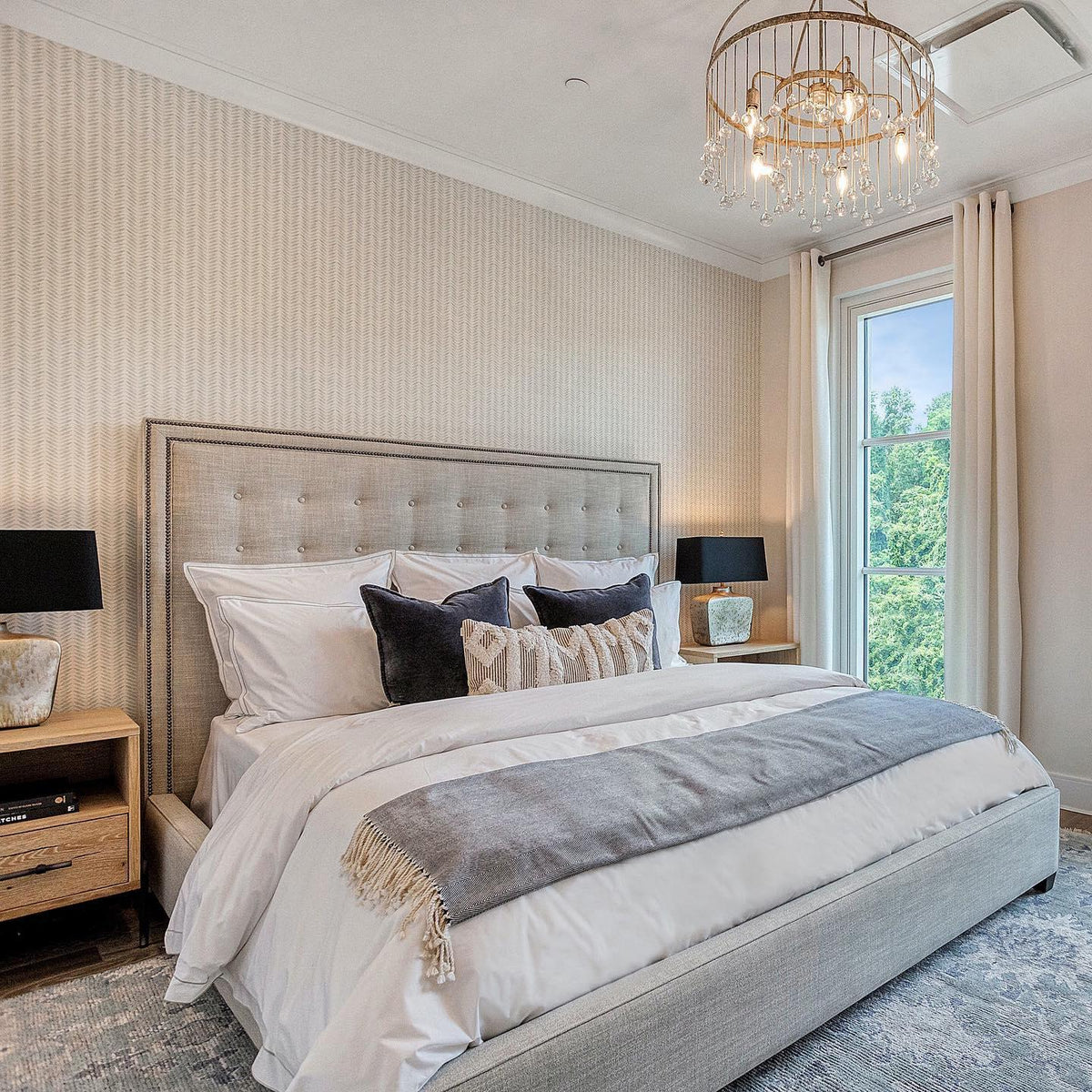 Aubrey Round Chandelier - cyranlamps