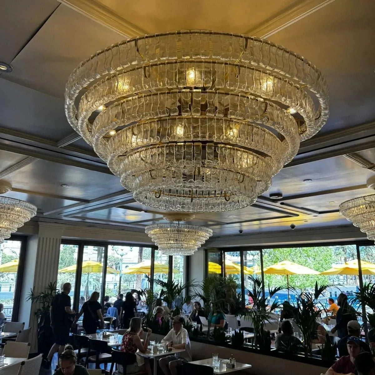 Ghiaccio Glass Round Chandelier - Cyran Lamps