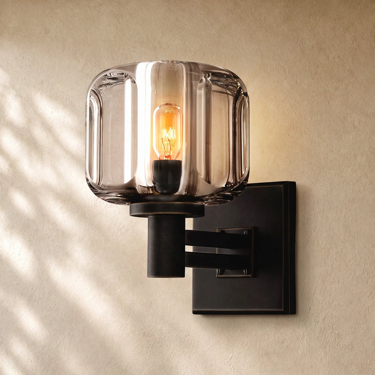 Demaretio Sconce