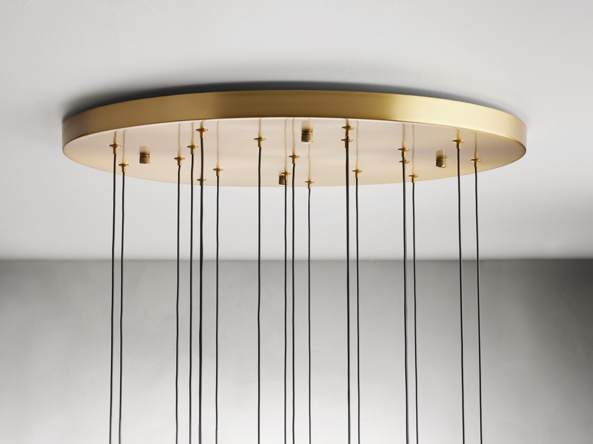 Soltaire Modern 17'' 24'' 36'' 58'' Round Chandelier Lighting - cyranlamps