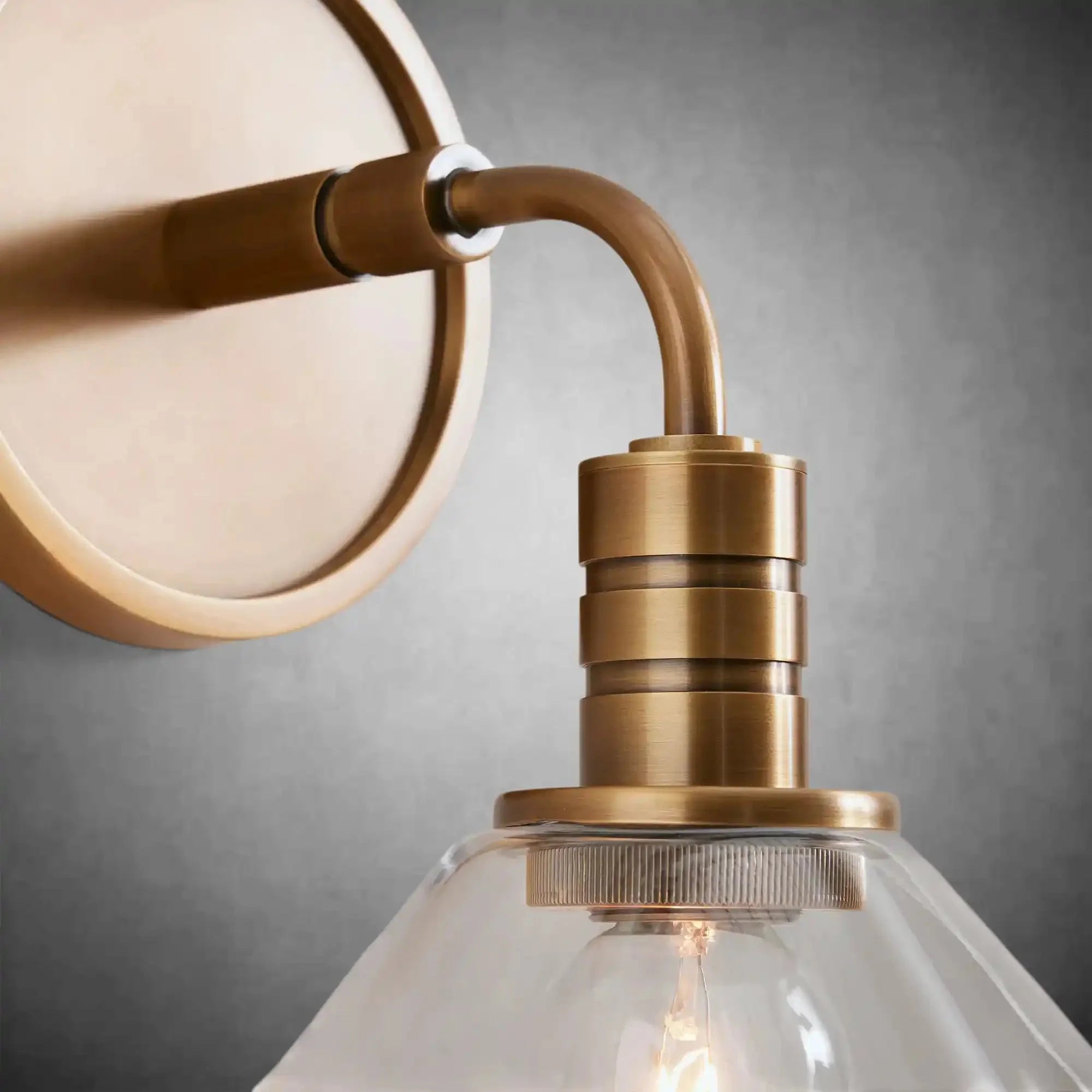 Theron Single Wall Sconce Modern Wall Light - cyranlamps